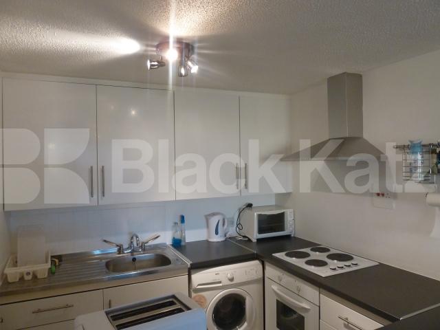 			Perfect for students sharing. Available July 2013 , 1 Bedroom, 1 bath, 1 reception Apartment			 Vesage Court Leather Lane, CHANCERY LANE